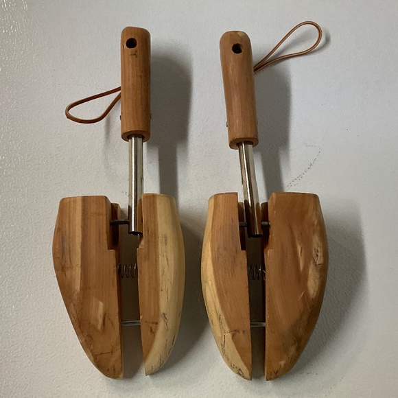 Vintage Men’s Wooden Shoe Trees - Picture 3 of 4